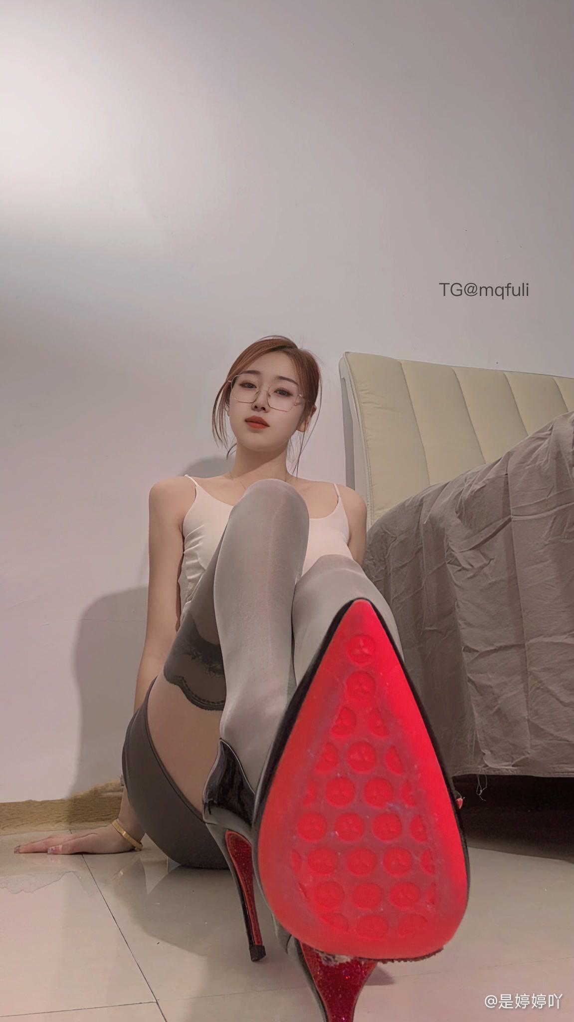 抖音 是婷婷吖 微密圈 NO.003期 【48P】最新至：2