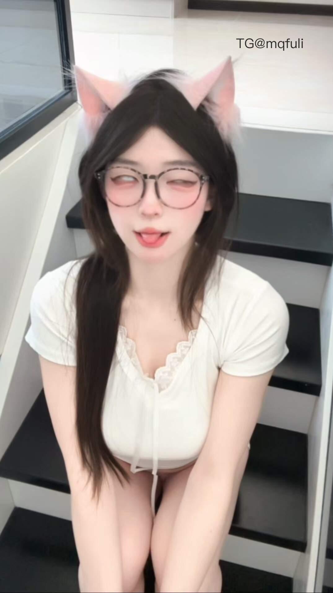 抖音 肉肉.包 岛遇 NO.001期 【15P2V】