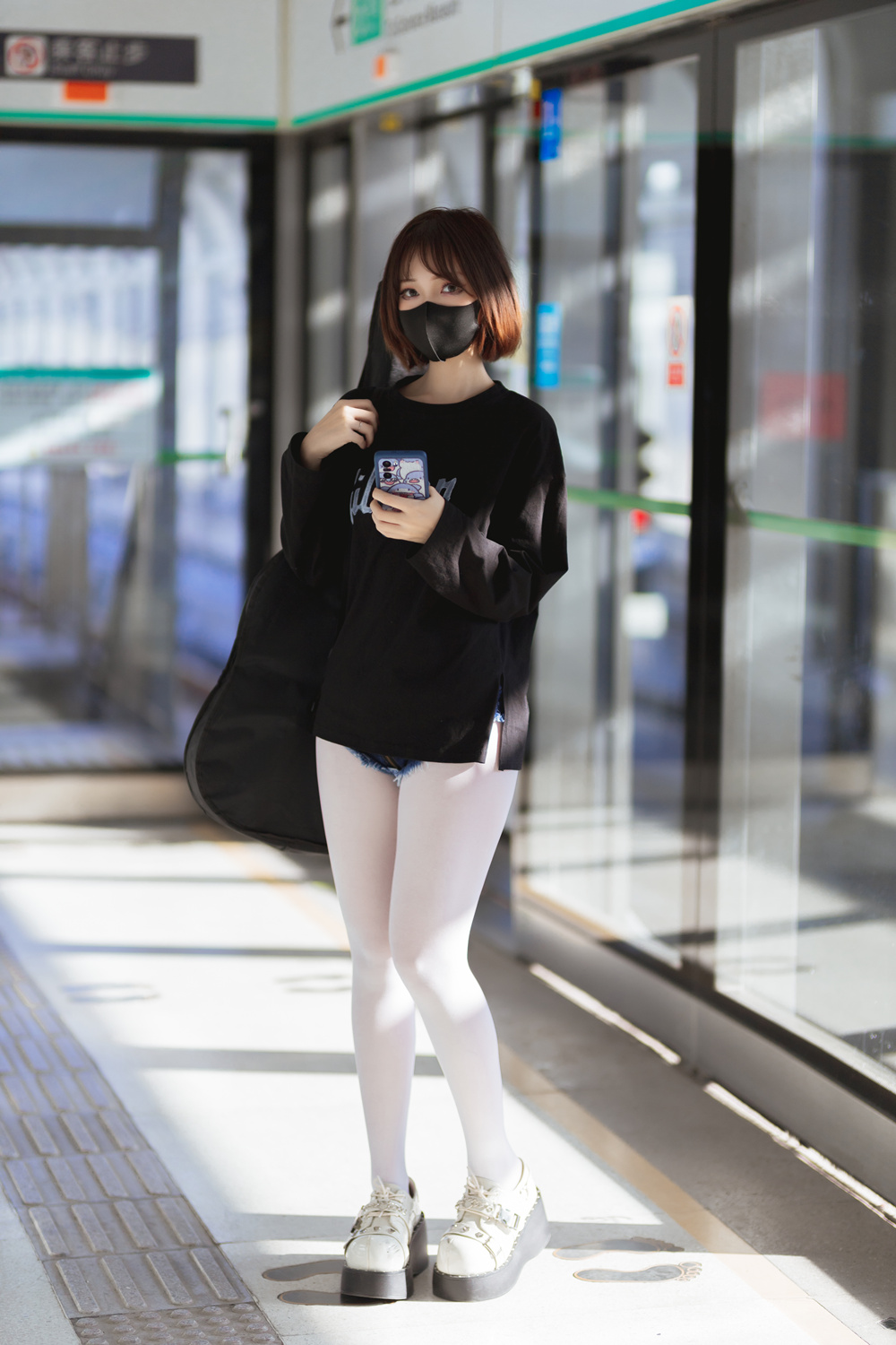 洛桑w伊梓-地铁吉他 [26P]