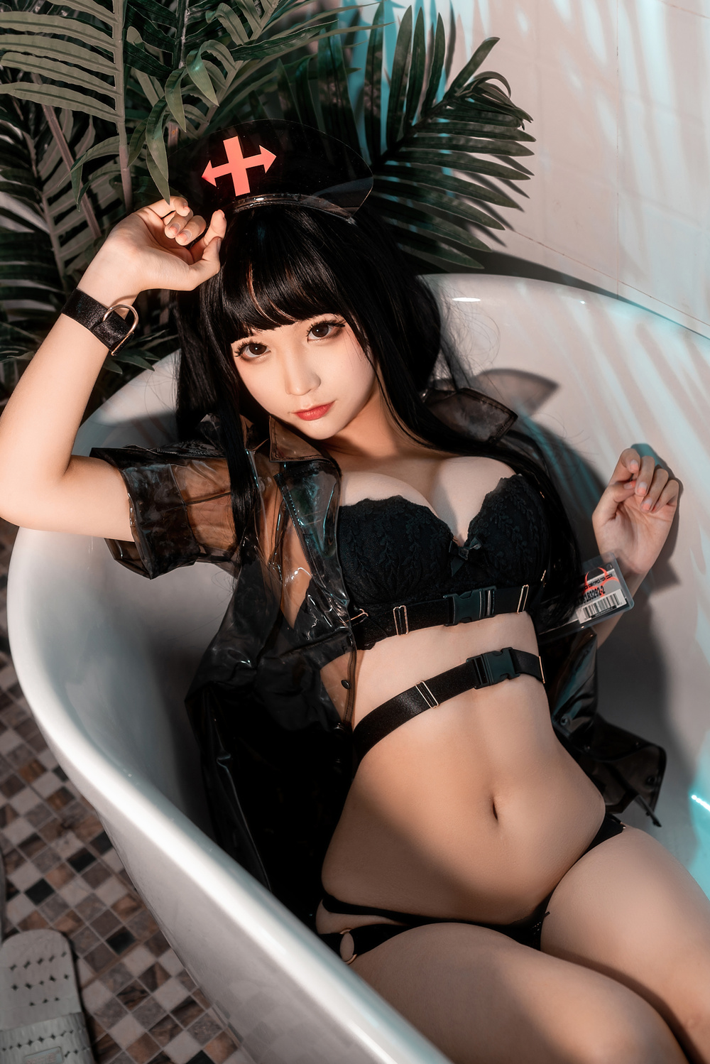 蠢沫沫 黑胶衣护士 [40P490M]