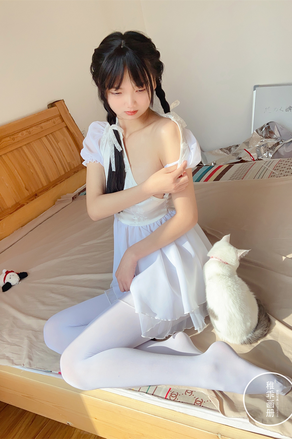 稚乖画册 赤西夜夜《嬉戏》双马尾80D白丝 [74P1V-3