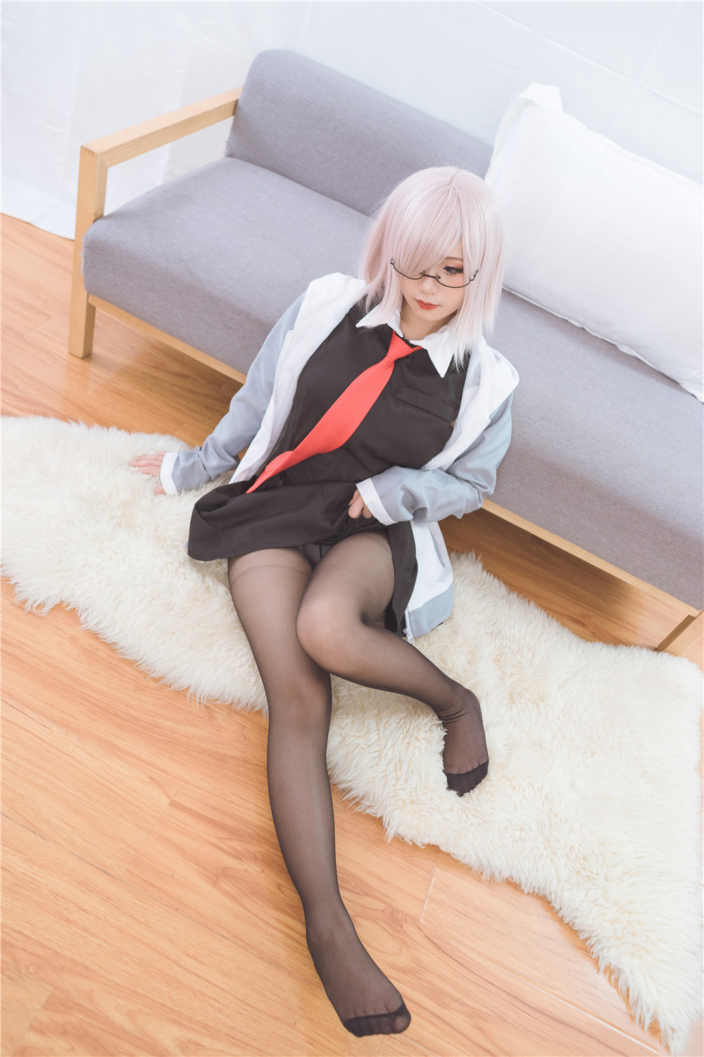 轻兰映画 Grand.009 [73P1V]